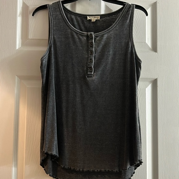 Jane and Delancey top - Picture 1 of 3